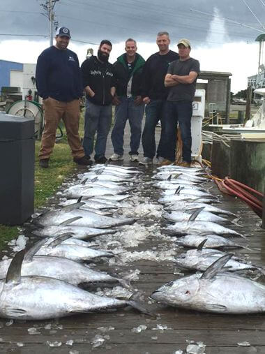 Vacationers in Avon NC have a great catch of Yellowfin Tuna and Blackfin Tuna.